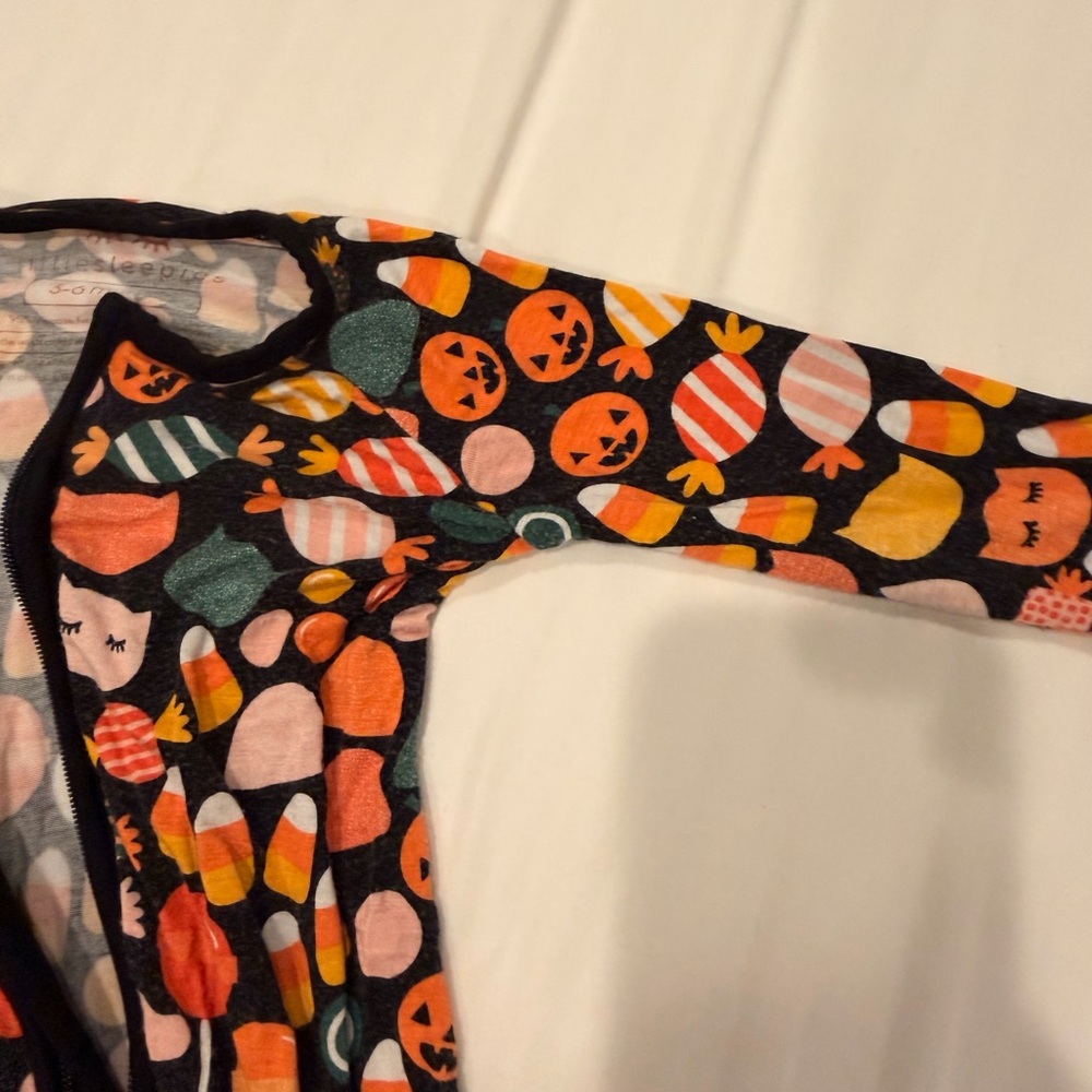 Halloween Little Sleepies 3-6 Month - Picture 4 of 5